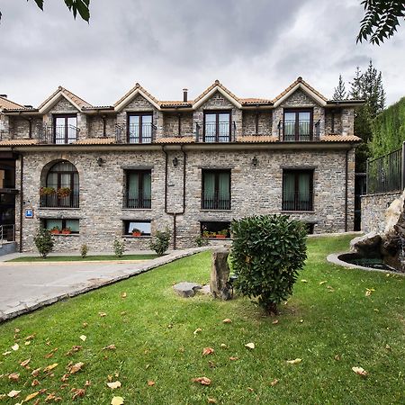 Hotel Villa Virginia Sabiñánigo Esterno foto