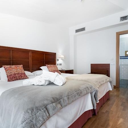 Hotel Villa Virginia Sabiñánigo Esterno foto
