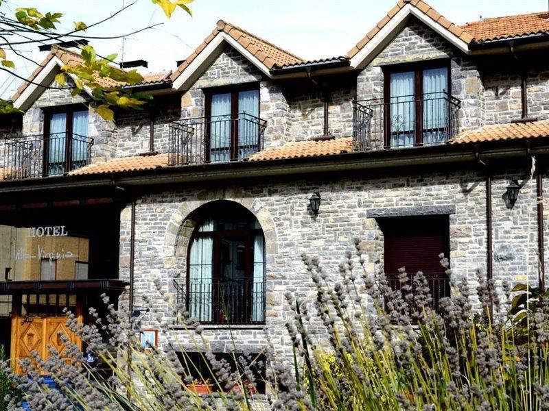 Hotel Villa Virginia Sabiñánigo Esterno foto